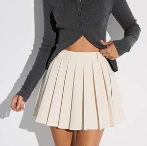 Commense Mid-Waist Pleated Mini Skirt Tan Womens Size Medium NWT